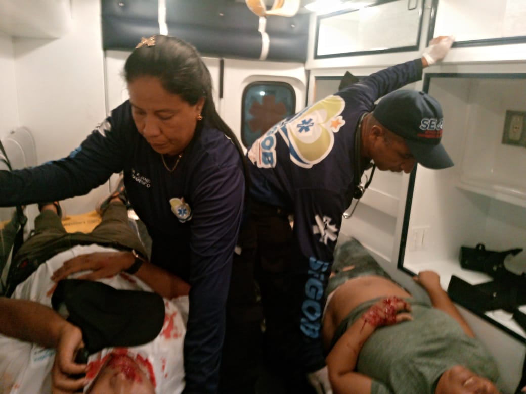 segobolivar's tweet photo. Ambos lesionados fueron estabilizados y trasladados hasta el Hospital Uyapar.

Nuestra misión es ayudar 🚑⚕️🏥 https://t.co/5VlKAqgCvQ