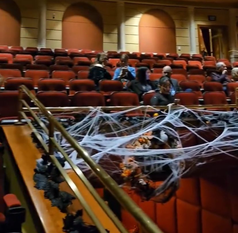 Adele Laurie Brasil tweet media