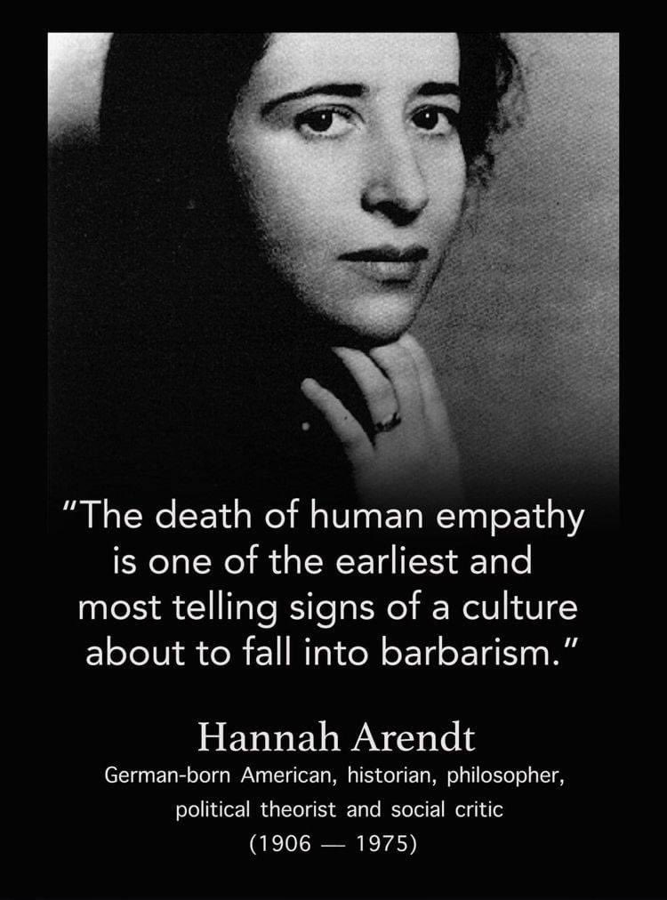 KatEdmiston's tweet photo. #TrumpIs100% #FascistPig. #MAGAdomesticterrorists #MAGAbarbarians https://t.co/FDxCv9QyWV
