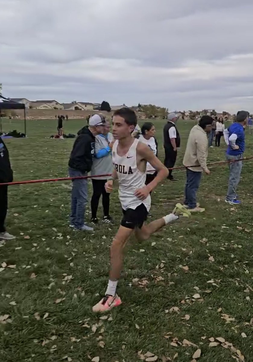 RudyWrightJr's tweet photo. So proud of my Buh! 5A State Qualifier! Love his heart! With a hammy and appendix flare up he pulled it together and finished with a PR! Love it! #MyBuh #GoCoogs #5AState #XC #UCCS @SweetT5Wright @uccsmxc #uncommitted #GOALS https://t.co/UJxNFWQaye
