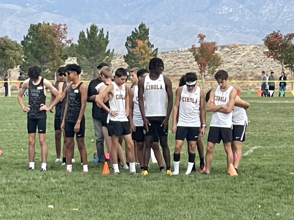 RudyWrightJr's tweet photo. So proud of my Buh! 5A State Qualifier! Love his heart! With a hammy and appendix flare up he pulled it together and finished with a PR! Love it! #MyBuh #GoCoogs #5AState #XC #UCCS @SweetT5Wright @uccsmxc #uncommitted #GOALS https://t.co/UJxNFWQaye