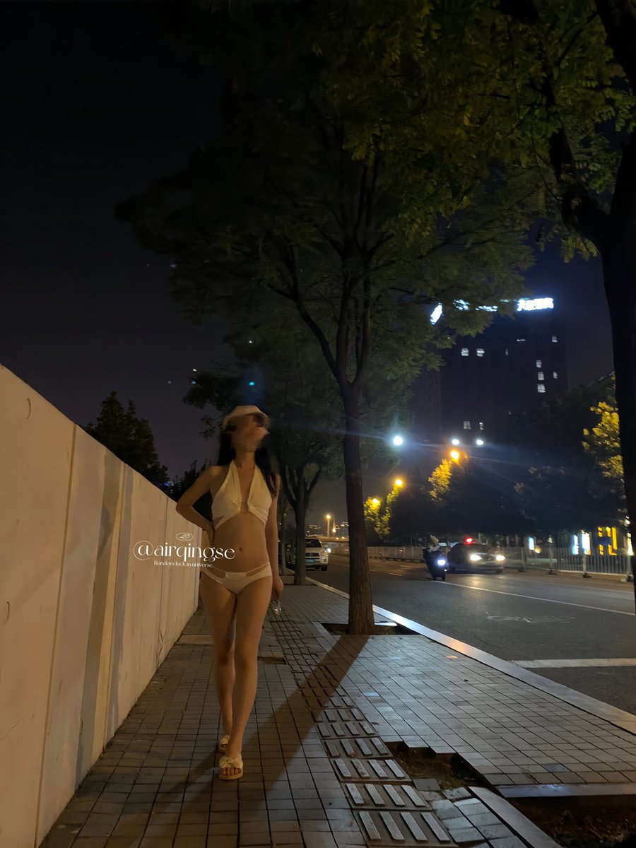 福利姬天青色分享的黄推图片2 - 网红私拍内容