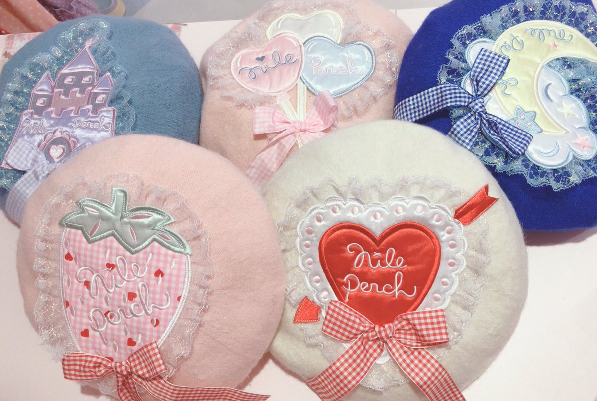 フェルト素材のベレー帽が再入荷いたしました✨ お好きな色やワッペン