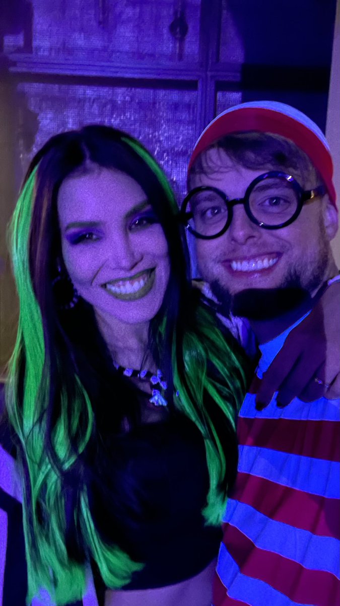 SlashBDS's tweet photo. Halloween with the missus 🥰 https://t.co/IYlhZwbD86