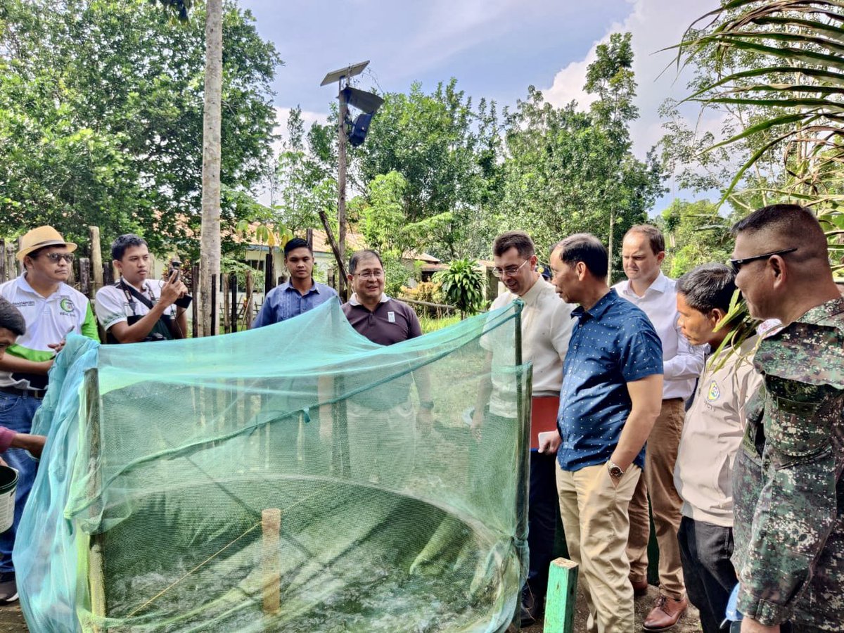 EUAmbPH's tweet image. Important visit to Camp Abubakar, a testament to the progress made in #peacebuilding efforts. The EU continues to stand with communities in BARMM for sustainable #PeaceProcess #Mindanao