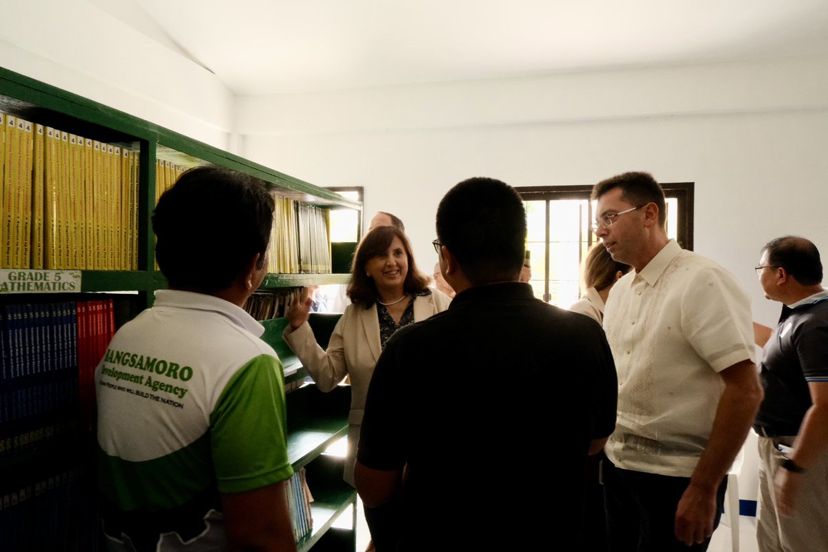 EUAmbPH's tweet image. Important visit to Camp Abubakar, a testament to the progress made in #peacebuilding efforts. The EU continues to stand with communities in BARMM for sustainable #PeaceProcess #Mindanao