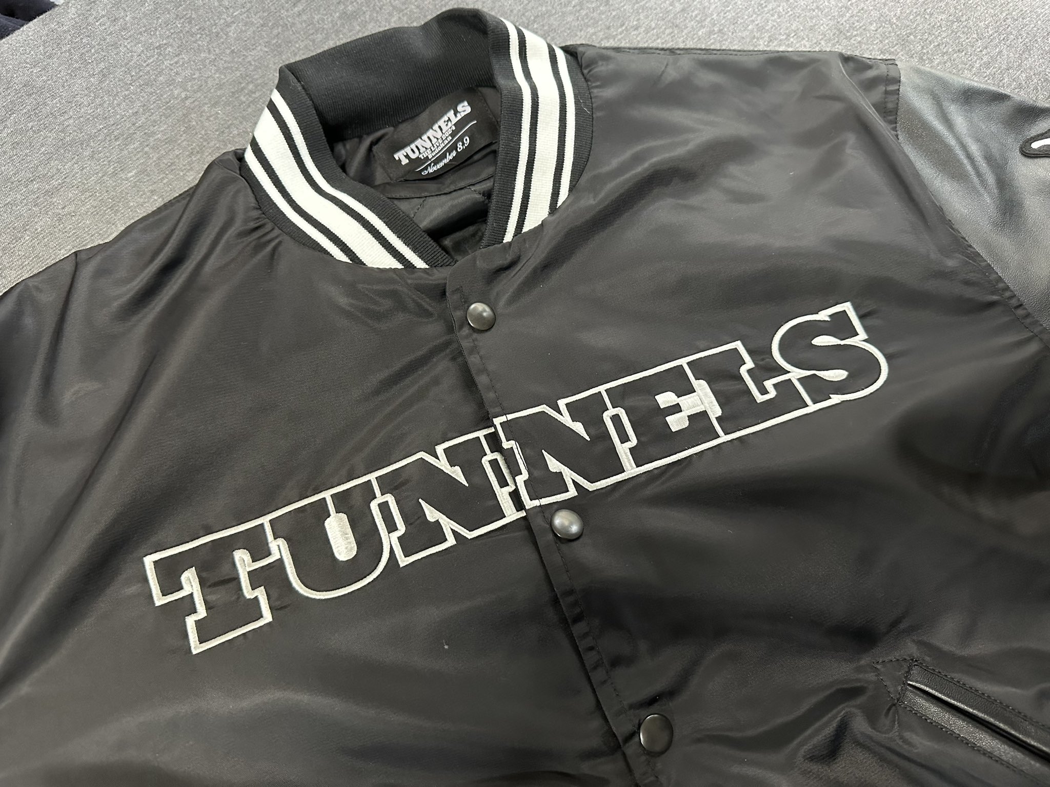 とんねるず スタジャン 黒 LIVE 2024 とんねるず スタジャン 黒 LIVE 2024 【公式通販】