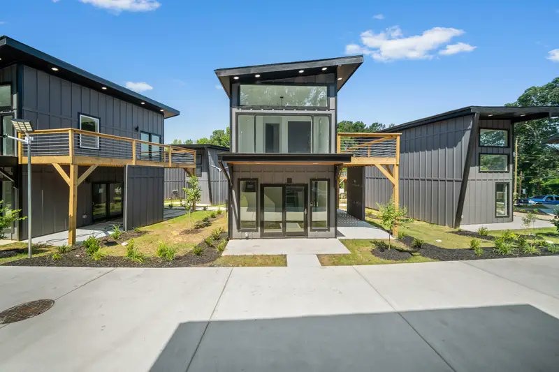 neilnicholson's tweet image. Explore These Unique Tiny House Villages - The First Of Its Kind! 🫶🎥 #MicroHomes #TinyHomes #RealEstate 
South Park Cottages opened in 2023 with a village of 29 tiny homes just outside of Atlanta. 
youtu.be/-ERaIqwsuKI?si… via @YouTube