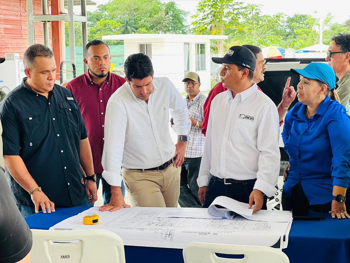 QuinteroTito's tweet photo. 60 dias de haber entregado orden de proceder de Hospital de Bugaba realizamos una visita en compañia de Secretario de metas @joseramonicaza ,la gobernadora,directores ,concejales y funcionarios Municipales. 
 se ven los cambios +
Gracias @joseraulmulino , eso se llama VOLUNTAD https://t.co/ggDqexezPv
