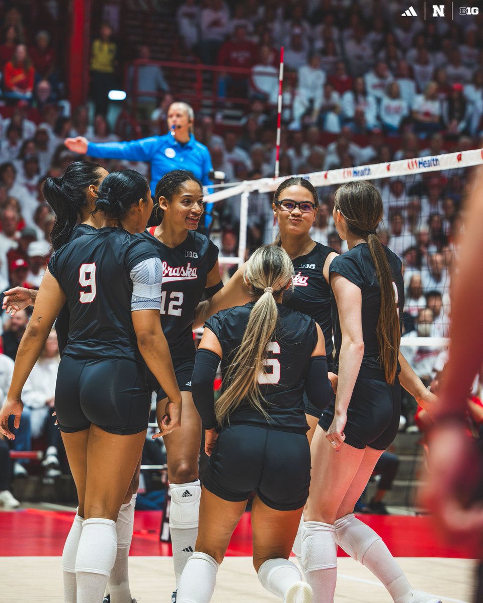 HuskerVB's tweet image. 11-0 in the B1G!!!! 🥳