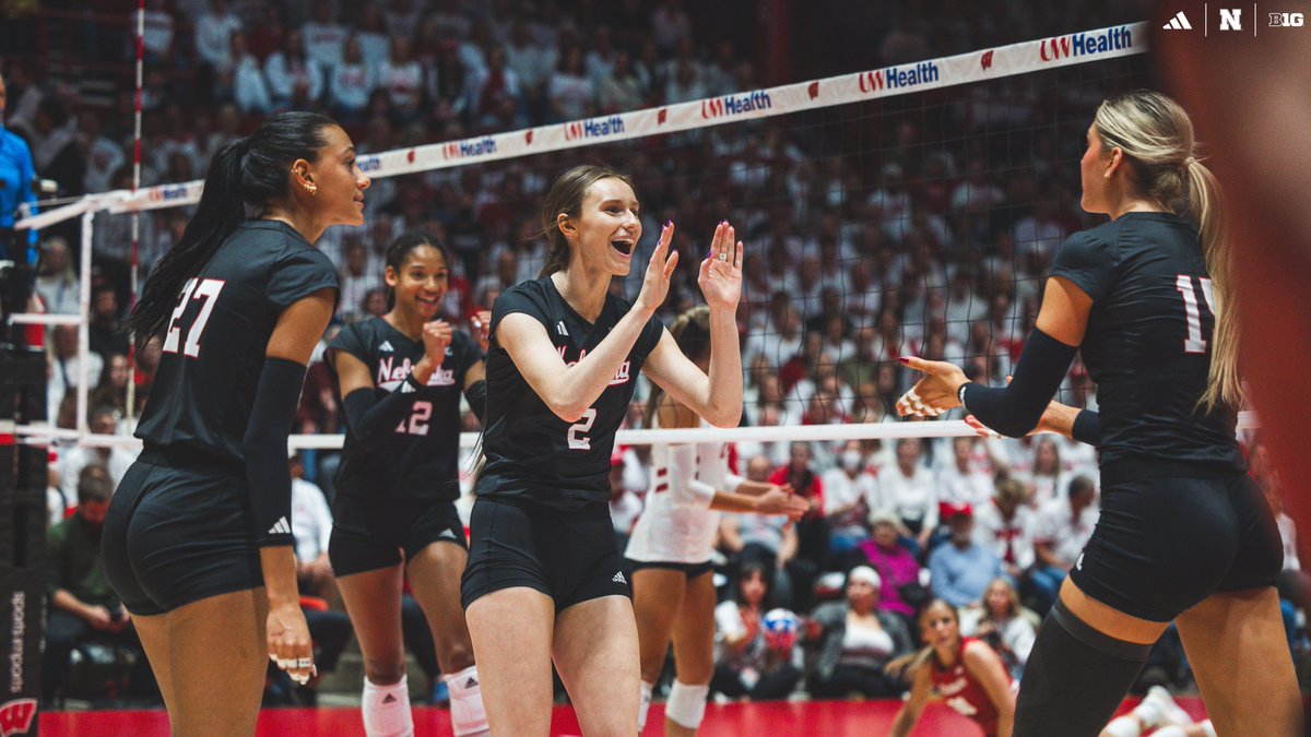 HuskerVB's tweet image. 11-0 in the B1G!!!! 🥳