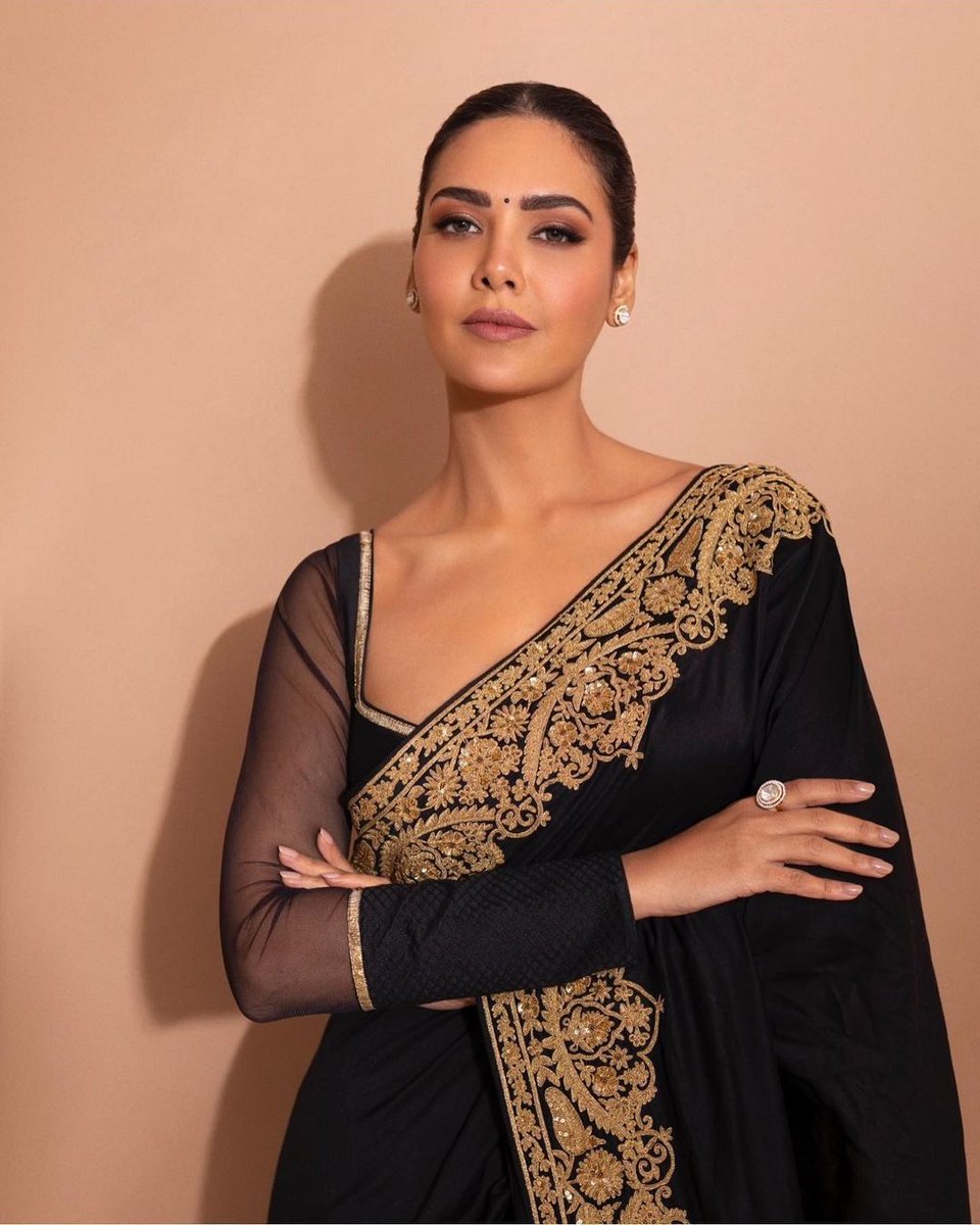 hajjubhunda's tweet photo. #RIP π₯²
When in doubt, channel your inner #RohitBal β flamboyant, fearless, and unapologetically fabulous! #FashionInspiration #DesignerGoals" Some Pics of His Art π¨π
#KajolDevgan #AishwaryaRai
#bollywoodbeauty https://t.co/sze5Mbl5XX