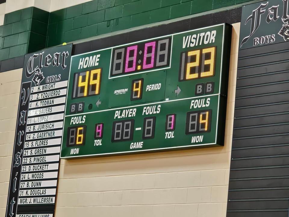 GigiReddinger's tweet photo. First HS basketball game! Win!! Go clear Falls Lady Knights! Thank you Coach Graves and Coach German!!! 💚⚔️🖤🏀
#cfhs #ladyknightsbasketball #freshmansquad #inmybasketballera #gmoney #defygravity #walktalltalksmallplayball #swoosh https://t.co/OctAxK7ykX