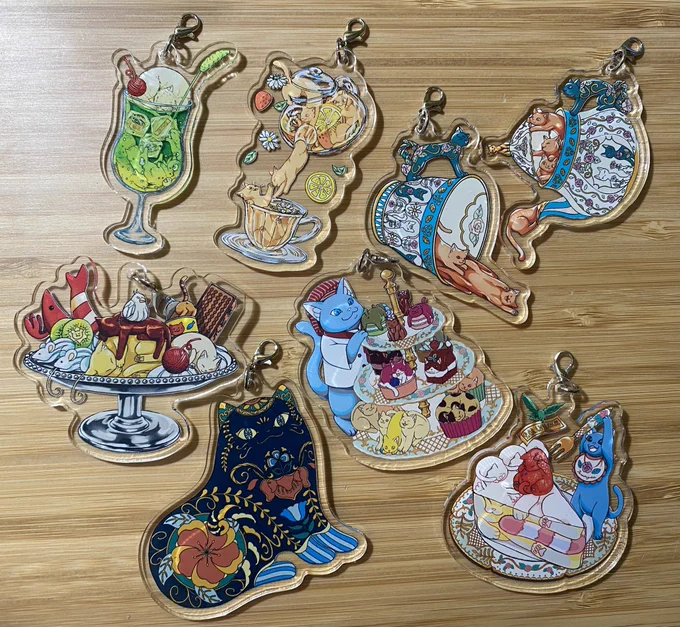 にゃんこだらけのアクキーは人気のコーヒーを再再販いたします!中華なにゃんこのくじ引きキーホルダーにはキラキラな焦げ餃子神シールが入っているかも!? 