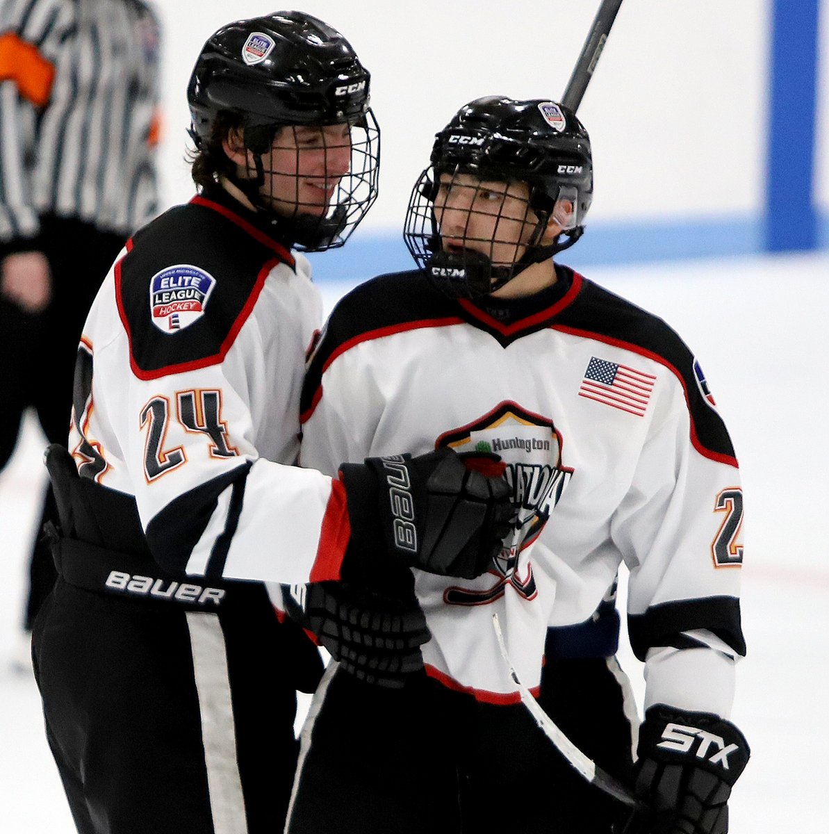 ELPuckOfficial's tweet image. Nate Chorlton @CDH_Raiders, Boden Sampair @HMBoysHockey, and Matt Hauser @rhs_boyshockey all with two points as Minnesota Elite skates past Michigan Development 6-1. Zach Price @MGCrimsonHockey stops 22 for win.
Boxscore: hselitehockey.com/stats#/165/gam…
Photos: zenfolio.page.link/4rfG6