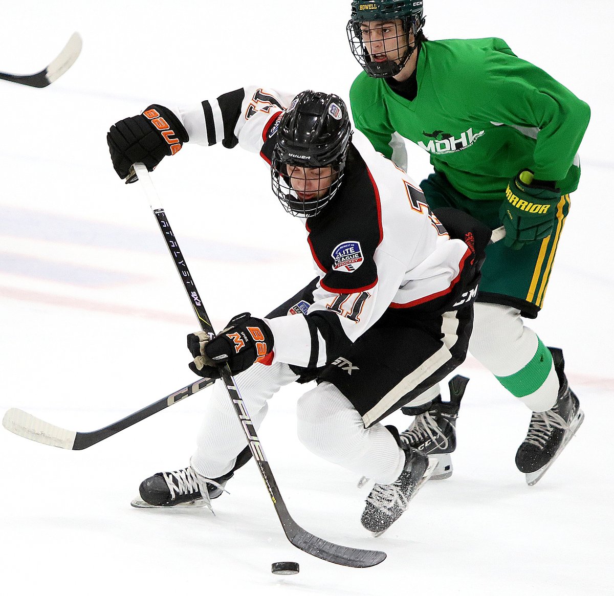 ELPuckOfficial's tweet image. Nate Chorlton @CDH_Raiders, Boden Sampair @HMBoysHockey, and Matt Hauser @rhs_boyshockey all with two points as Minnesota Elite skates past Michigan Development 6-1. Zach Price @MGCrimsonHockey stops 22 for win.
Boxscore: hselitehockey.com/stats#/165/gam…
Photos: zenfolio.page.link/4rfG6