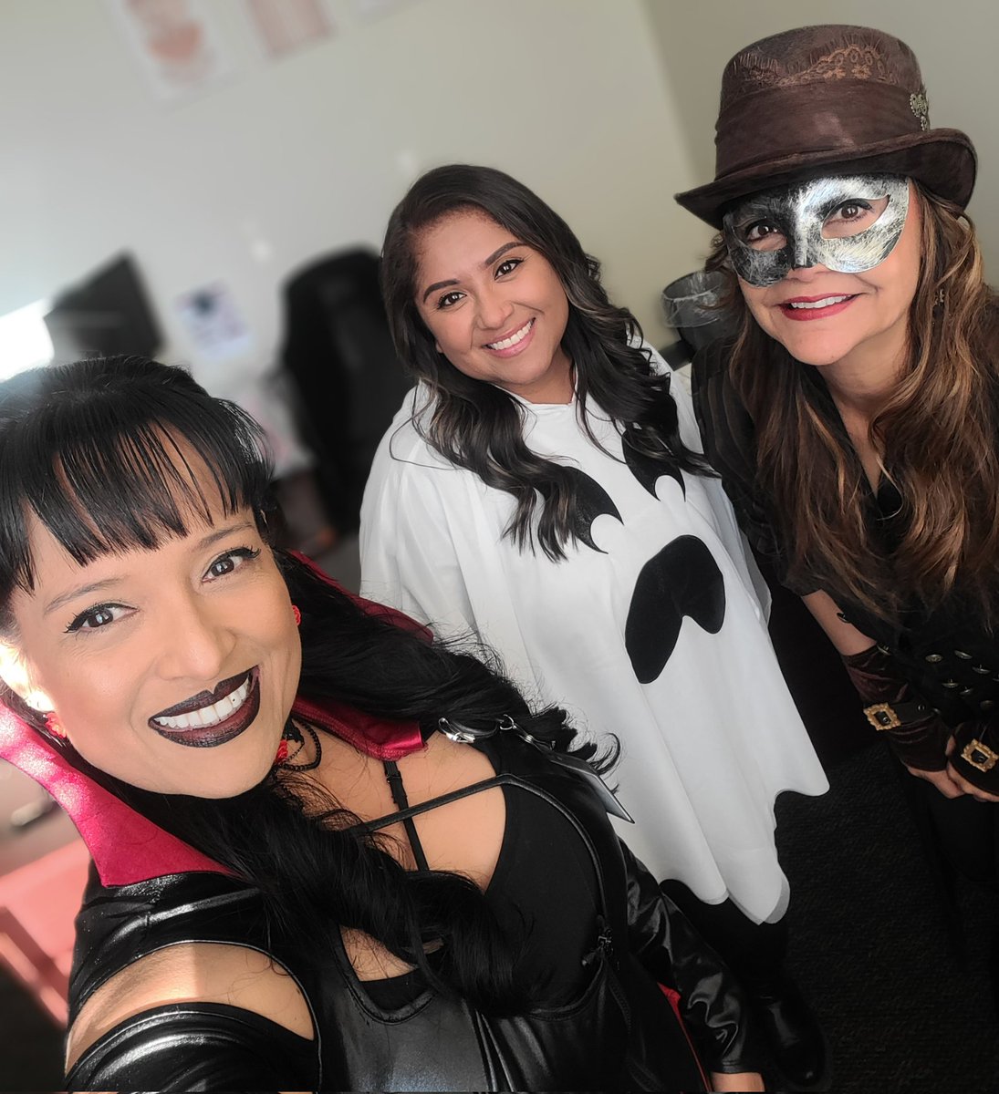 TISDFamilyEnga1's tweet photo. Spooky here... scary  there... but lots of fun everywhere! 🎃 #TISDProud #TISDtheplacetobe https://t.co/5CBo0jHRqP