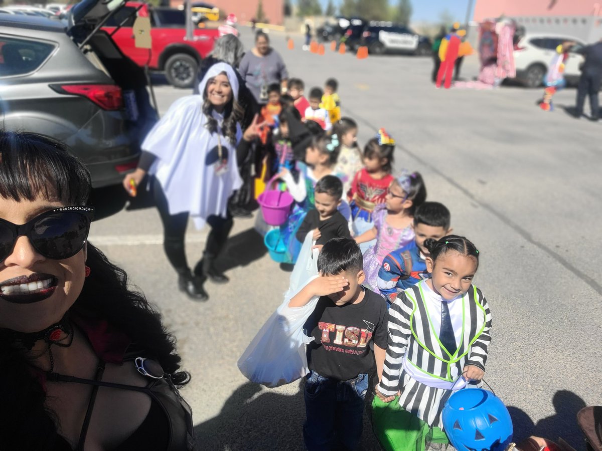 TISDFamilyEnga1's tweet photo. Spooky here... scary  there... but lots of fun everywhere! 🎃 #TISDProud #TISDtheplacetobe https://t.co/5CBo0jHRqP