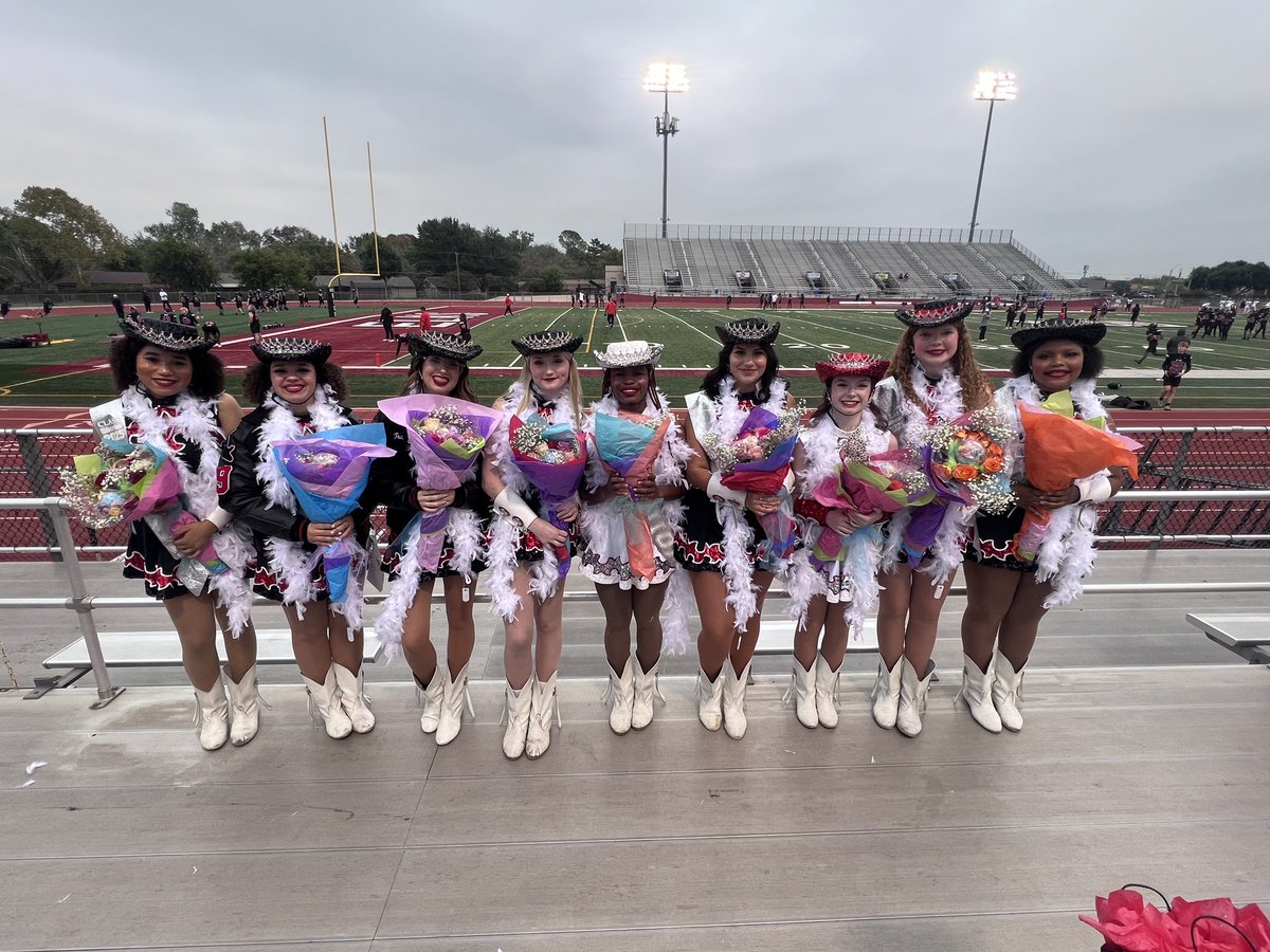 BHSElkStrutters's tweet image. It truly is oh so sweet to be a Senior! Happy Senior Night to all of our Senior Strutters!!!  Once a Strutter always a Strutter! #OFIF

Congrats Spirit girl of the week Caroline and Strutter of the week T’Alliyah! 

Congrats to our parents of the week Ms. Dunn, and Mrs. Boyett