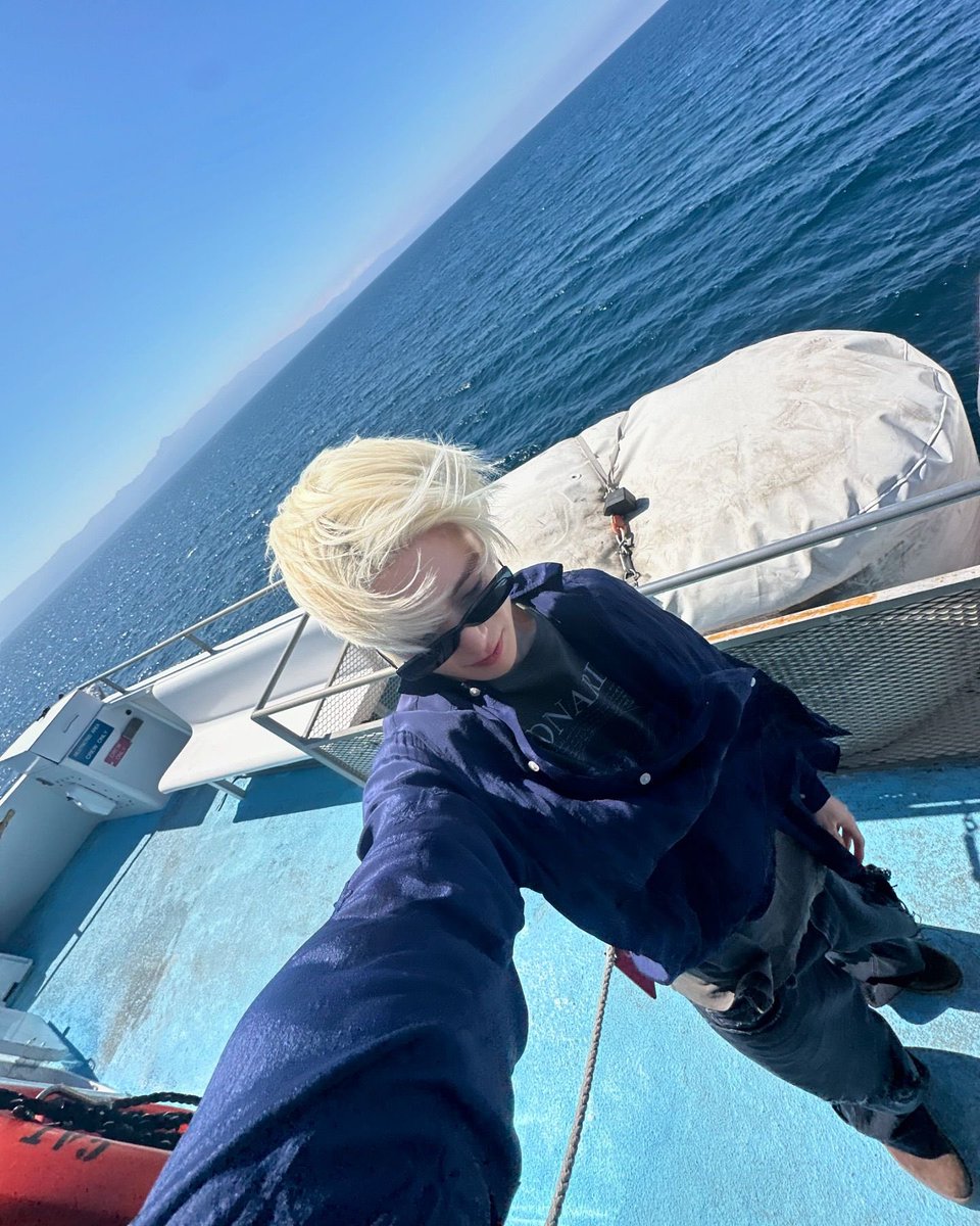 jaehyunpetals's tweet photo. okay gen z https://t.co/vExPY0w2nZ
