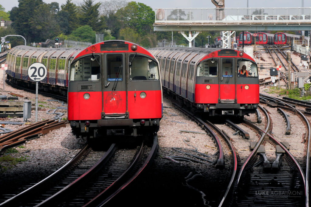Londonundergr24's tweet photo. Follow my new account @tubetrains2 and I don't use this account anymore https://t.co/7rHbFMGJvg