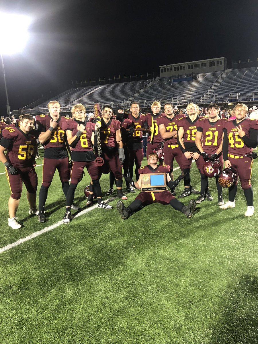 48-🍩 and state bound! This group of seniors has done a great job leading all season, and they are headed to their 3rd state tournament. 3 picks, multiple 4th down stops, and the 7th shutout of the season for the Gold Rush. Can’t wait for the tournament!
