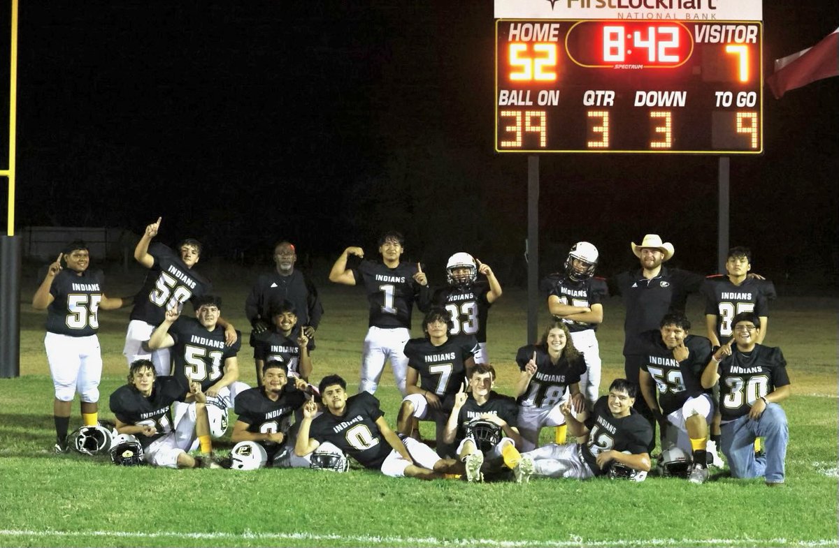 MrBowtie1982's tweet photo. BREAKING NEWS. LONGEST PLAYOFF DROUGHT IN TXHSFB HISTORY IS OVER!!!! Prairie Lea beat Runge 52-7 to clinch their 1st playoff berth since 1944 &amp; end their 80-year playoff drought!!!!

@Texas1AFan @sixmanguru @sixmanfb @texashsfootball @jsala123 @Rickyprep https://t.co/cSHgnp2Hbw