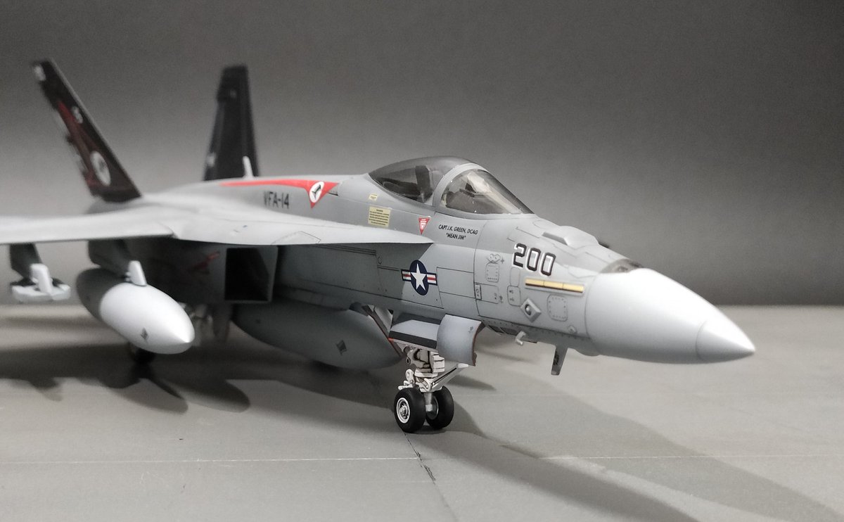 GOGO712868313's tweet photo. #ハセガワ #スーパーホーネット
#F18E
ハセガワ1/72 F/A-18E スーパーホーネット完成続きです✨
いろいろな角度から撮影してみました😀 https://t.co/bNCb3wVzUg