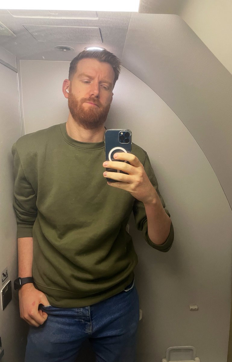 Being tall on planes is fun 🫠