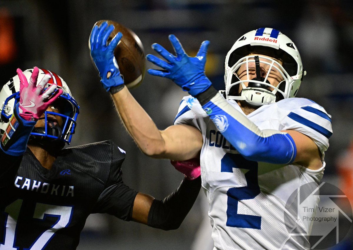 TimVizerPhoto's tweet photo. Cahokia @CahokiaFB618 beat Columbia @CUSD4_Athletics @chseagles4 30-17 in a Class 4A first round football playoff game at Cahokia HS. Read a Joe Lyons story and see more photos at https://t.co/72khsbhCi3 @STLhssports https://t.co/vMv4fEtwqC #SportsPhotographer #ProPhotographer https://t.co/vFIdk93K9Q