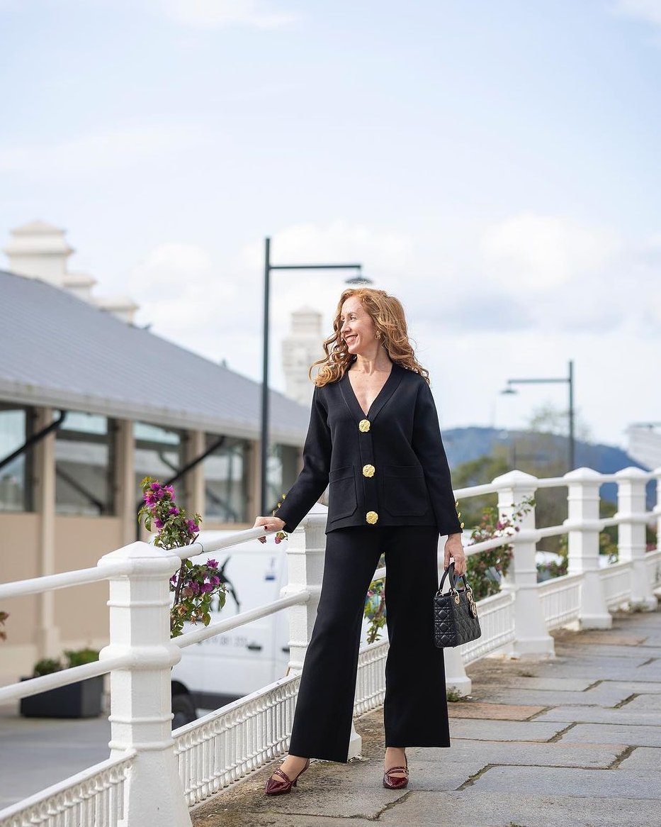 chic_wish's tweet photo. Polished, cozy, and a touch of gold ✨🖤This knit set is the ultimate cool-weather combo! @carlotastyle 

💌Shop now: https://t.co/TRcmBlI18E

#knitwear #outfits #twopieceset #cozychic #fashion #ootd #falltrends https://t.co/OMgjOIkG9Z
