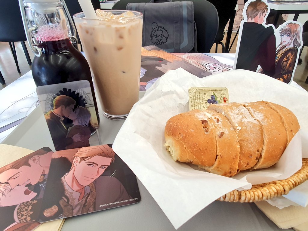 ShineengForever's tweet photo. 👑<안티도트> x 비온아넥스👑
오늘 콜라보 카페에 왔어요 빵 맛있어요 근데 하이라이트는 진짜 사진이에요~ 😍
#비온카페 #비온아넥스 #안티도트 #안티도트콜라보 https://t.co/QYXVRuh9ed