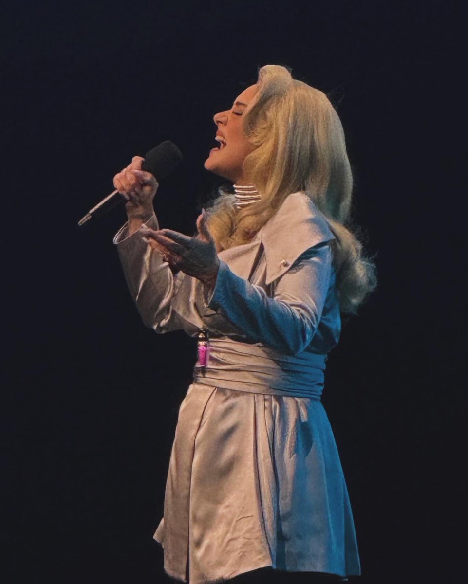 NewsofAdele tweet media