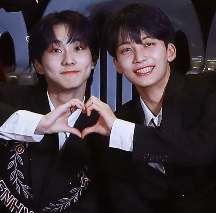 ynryry's tweet photo. My babiesss <<<333 https://t.co/tnGpBgnFpG