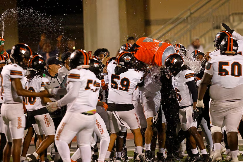 SportsDayHS's tweet photo. Greg Gipson does it all as West Mesquite clinches district title for first time since 2010
Full story ๐
https://t.co/Ip1gSxtZkf https://t.co/kZE7Zdmc7H