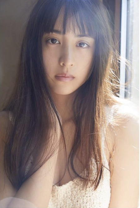 山本美月 おっぱい3