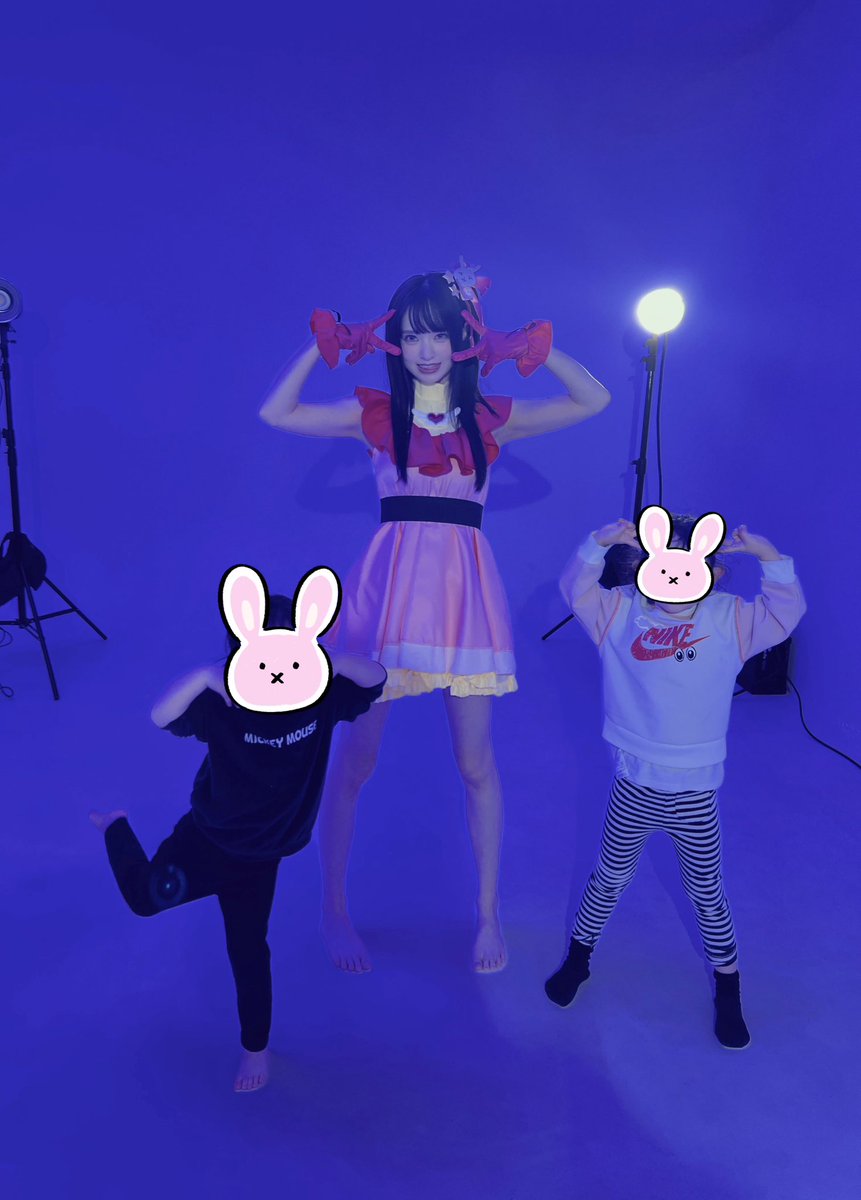 アイちゃんコスプレ好評で嬉しいです

普段は 2人の子供育てながら
#最終未来少女 としてアイドル活動してます 🫶

みんな会いに来てね🦊❤️ https://t.co/ttkuhpvRj8