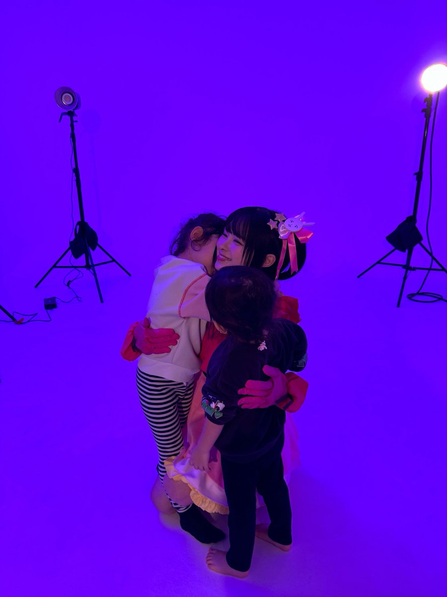 アイちゃんコスプレ好評で嬉しいです

普段は 2人の子供育てながら
#最終未来少女 としてアイドル活動してます 🫶

みんな会いに来てね🦊❤️ https://t.co/ttkuhpvRj8
