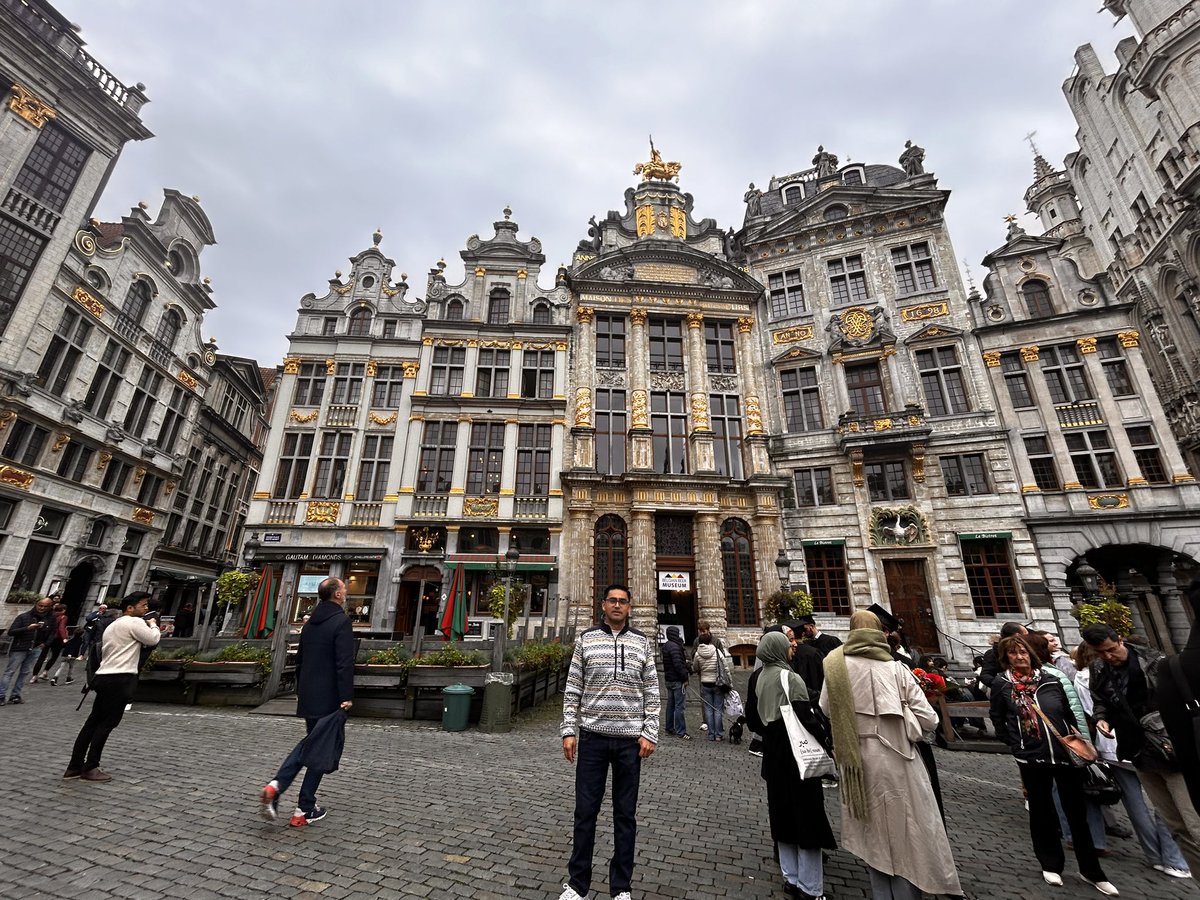 JYecid's tweet photo. Bruselas Bélgica https://t.co/oQBgUBv0It