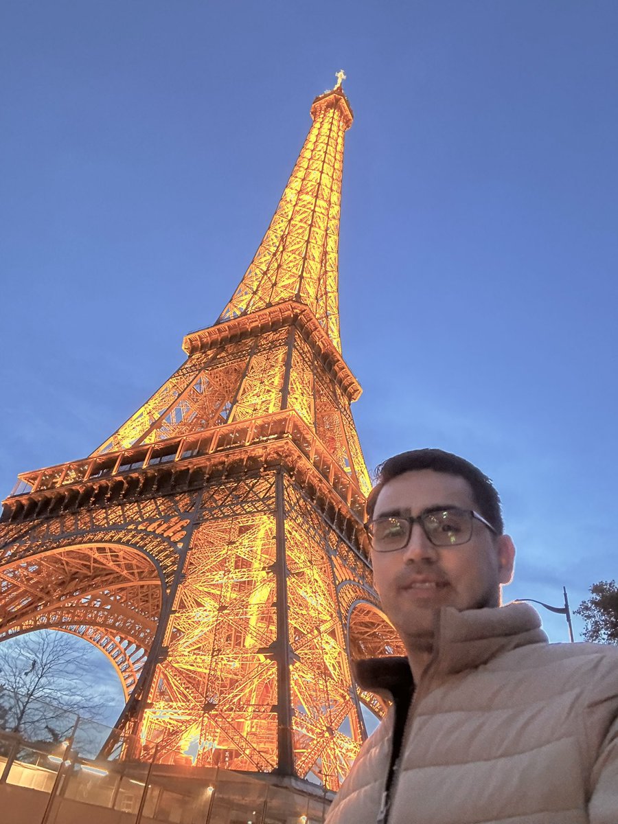 JYecid's tweet photo. Paris https://t.co/VOlMOs0gxu
