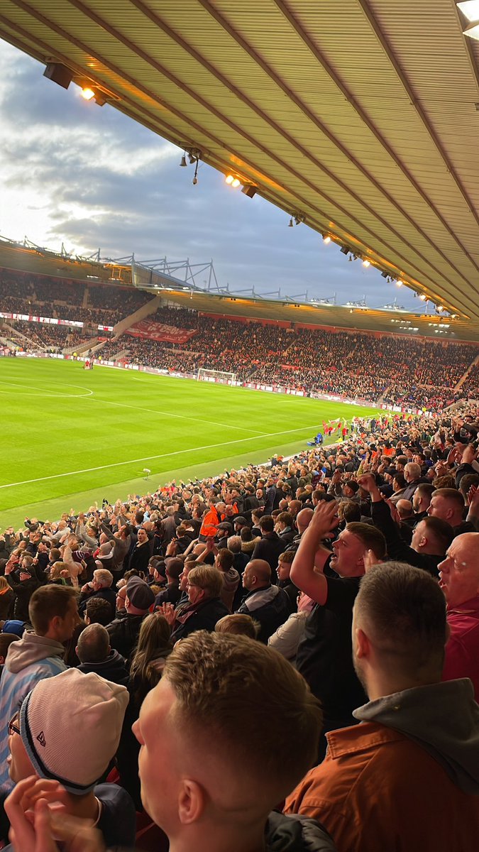 BrianEastment's tweet photo. Middlesbrough v Burnley https://t.co/h08odfgNID