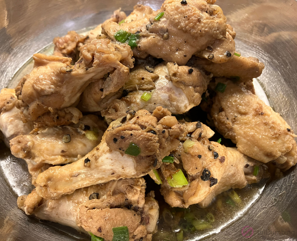 unDumbing's tweet photo. Plunge these party wings right into the wonderful sauce!

#undumbing #partywings #peppercornsauce

https://t.co/Wktq0yGEAV https://t.co/zHaCUMlcyC