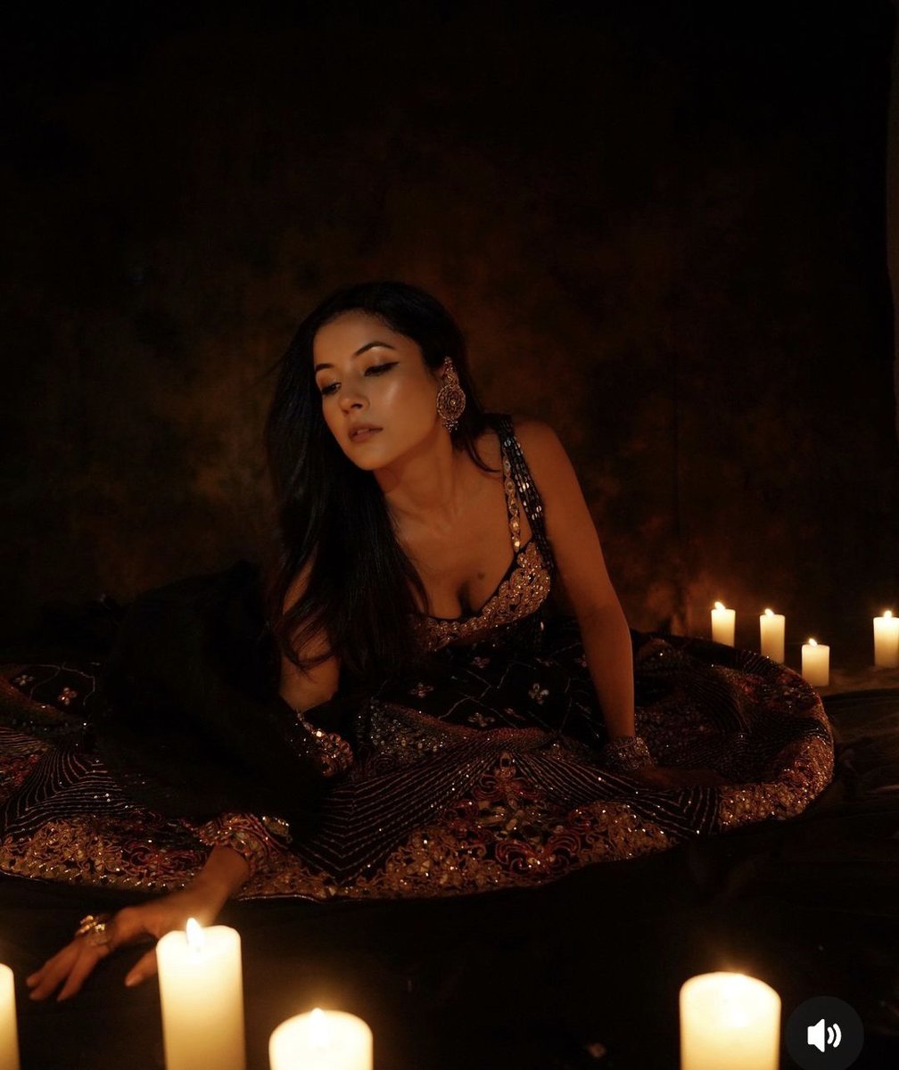 Khubsurat ShehnaazGill 🔥

<a href="/ishehnaaz_gill/">Shehnaaz Gill</a> 
#SHEHNAAZGILL