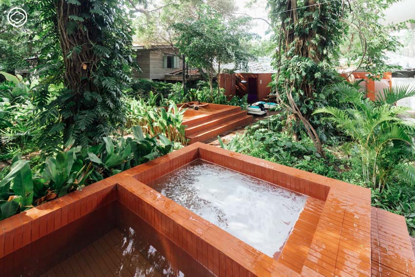 readthecloud's tweet photo. สุดสัปดาห์นี้ คอลัมน์ #ShareLocation ชวนไปผ่อนคลายกับบ่อน้ำที่ Dip Garden Onsen & Ice Bath พร้อมพูดคุยกับ มาร์ค ชาวออสซี่ เกี่ยวกับโปรเจกต์นี้ที่พลิกโฉม #อารีย์ ให้เป็นพื้นที่ผ่อนคลาย พร้อมห้องสตีมและซาวน่าในร่มเงาต้นไม้ใหญ่ ใน #readthecloud
https://t.co/7g44doq5Ta https://t.co/lZqtXDAoBS