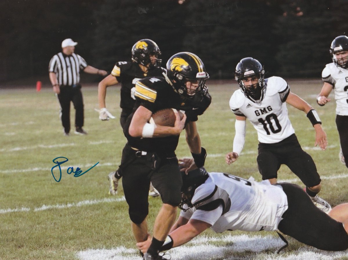 A huge shout out to Dane Appleby who autographed both of my photos after tonight's game! <a href="/Dane_Appleby_4/">Dane</a> <a href="/ShaneAppleby/">Shane Appleby</a> <a href="/villefbhc/">Dale Eastman</a> <a href="/JCSDWildcats/">Janesville CSD</a> #Respect