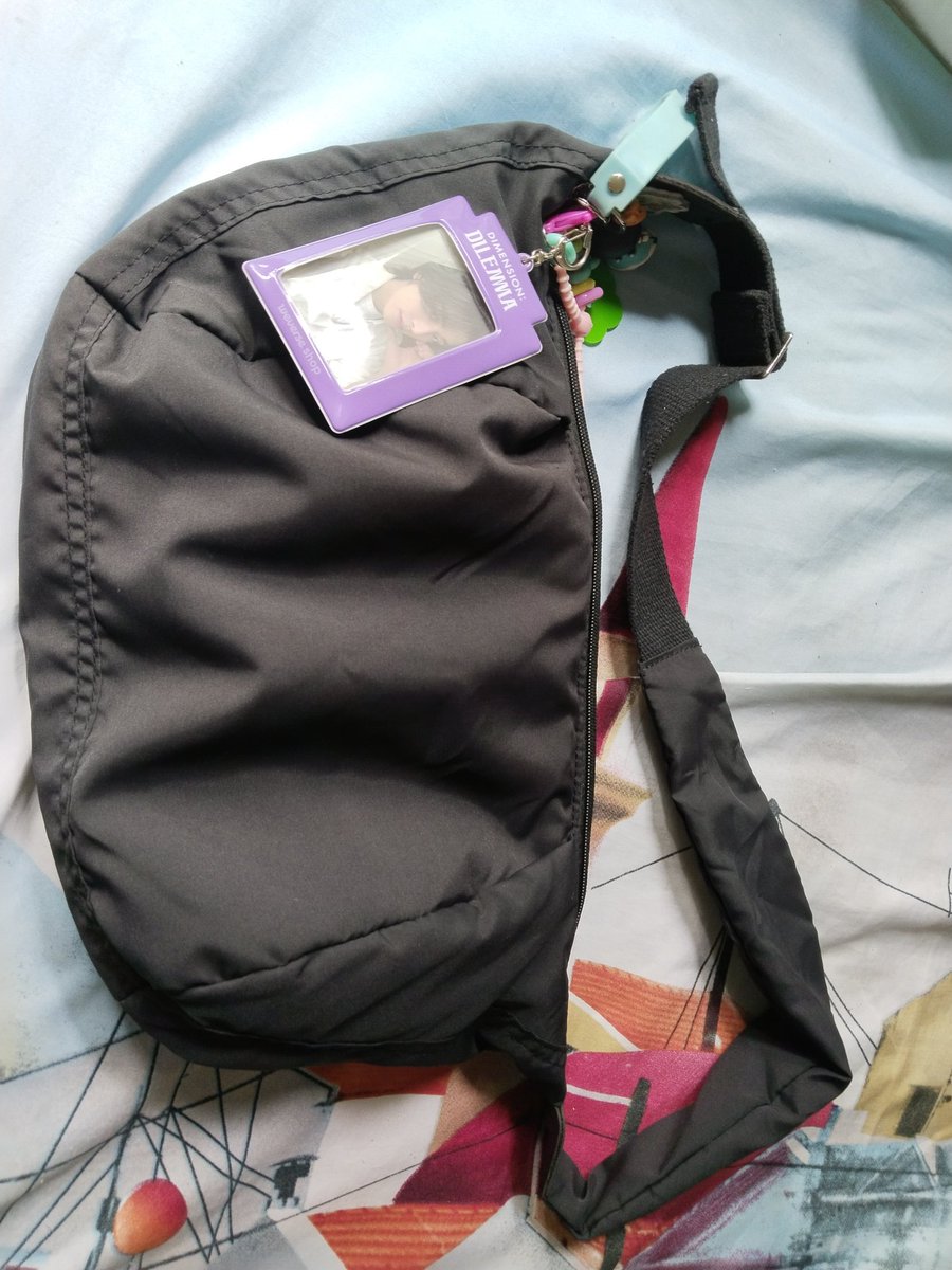 Kenapa aku baru tau kalau ada tas sebagus ini di 🍊 bisa muat banyak tapi ngga berat di bahu. Mana soft bgt materialnya karena dari cotton 🥺