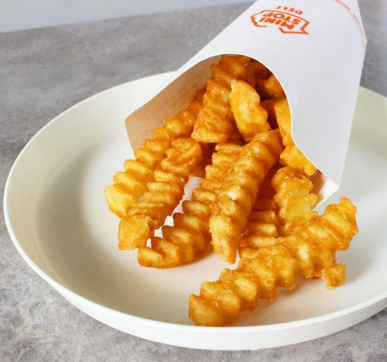 #Xフライドポテト20周年祭 Xフライドポテト 無料券プレゼント企画！🍟11/2 14:00~15:00に@ministop_fanとハッシュタグをつけてミニストップのXフライドポテトの画像を投稿しよう！
ministop.co.jp/campaign/24110…