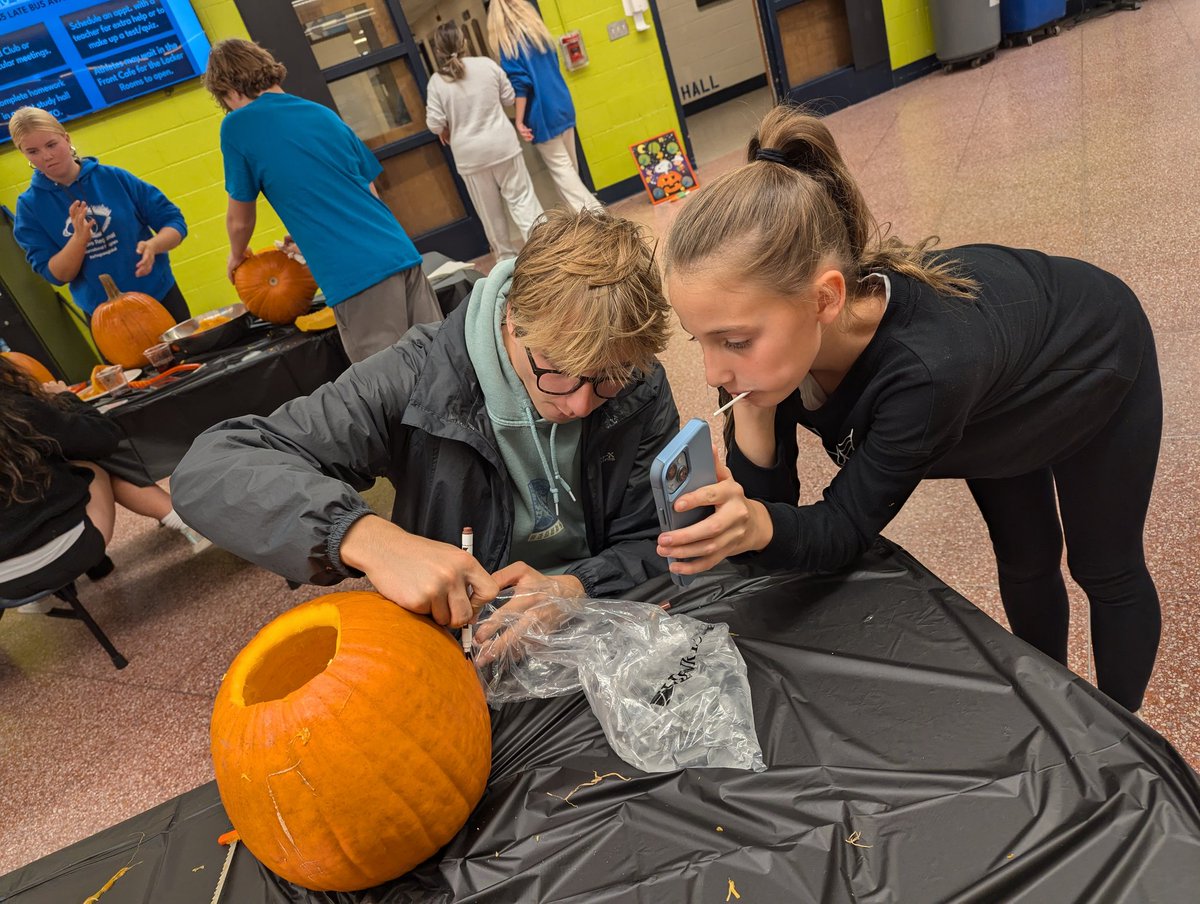 Thank you to everyone who joined our International Club’s Potluck &amp; Pumpkin Carving <a href="/ShoreRegional/">Shore Regional</a> It was heartwarming to see exchange students, host families, and friends come together, sharing a yummy meal, and creating beautiful, festive pumpkins.  #srhsgoesglobal