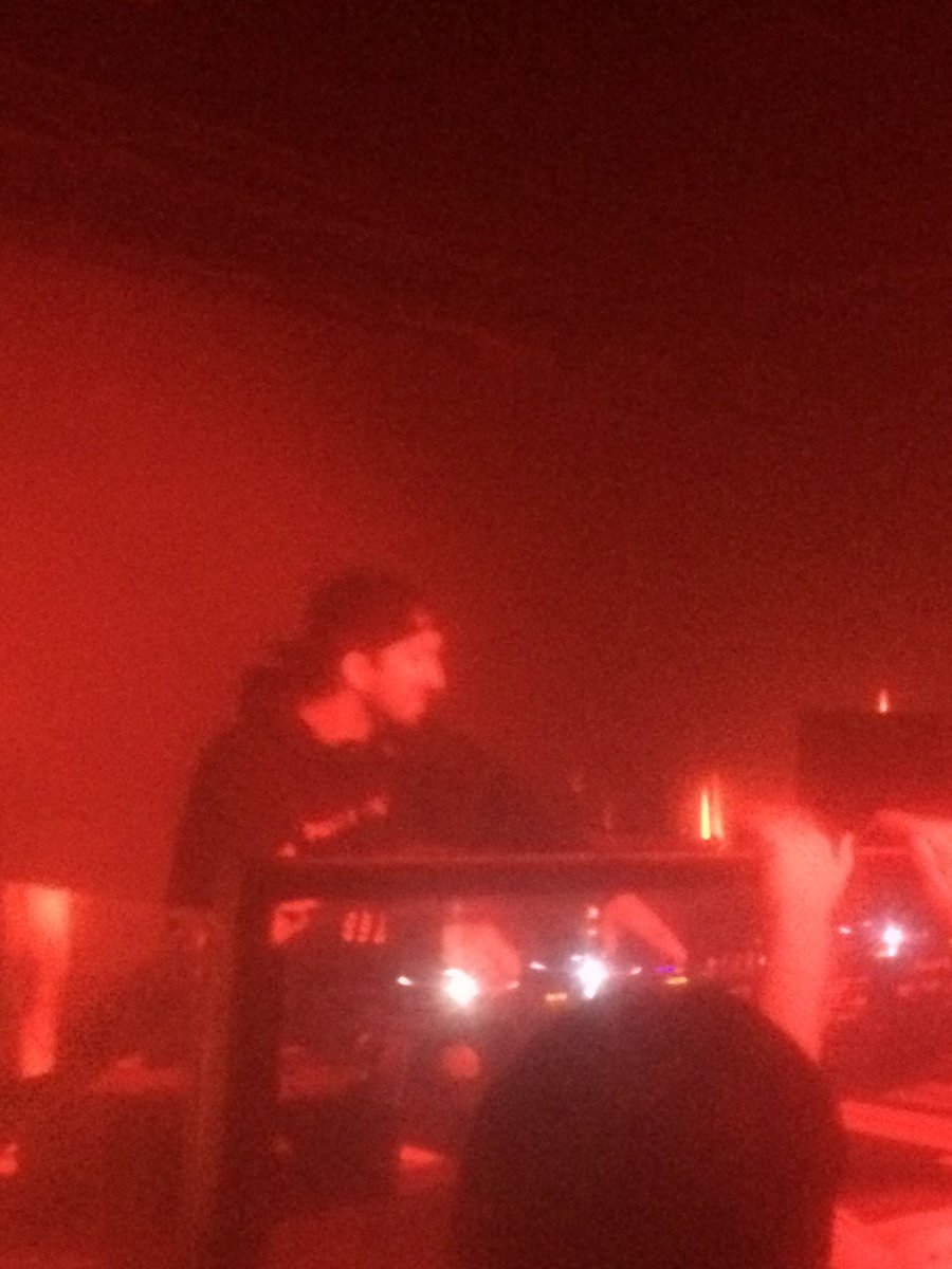 d3vzyJonesAMF tweet media