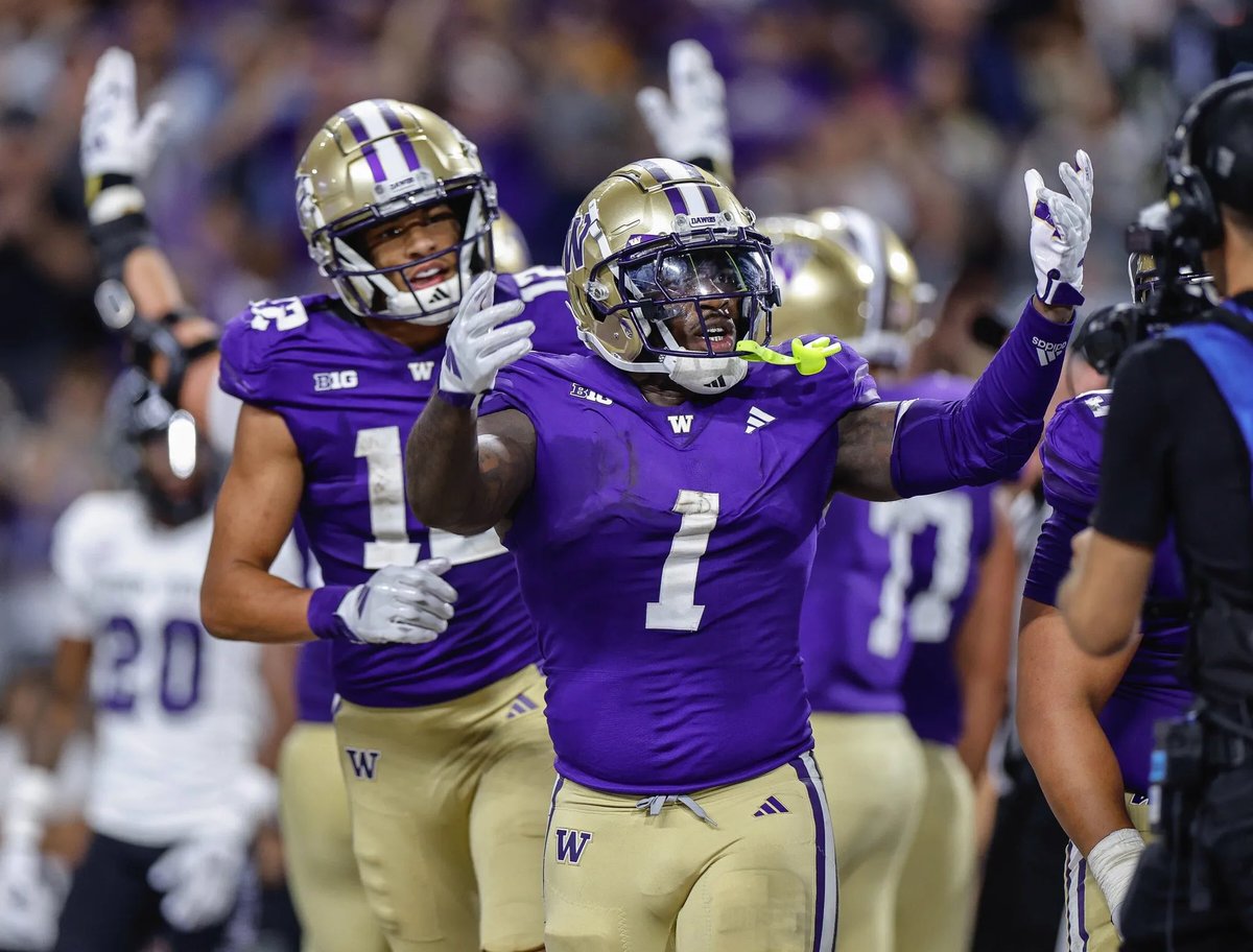 nori_harris's tweet image. I will at the University of Washington this Saturday! ☔️📍 #BowDown @Tiller_Football @CHawk_4 @CoachLopez74 @VaimaonaStrong @Ballhawk__8 @adamgorney @GregBiggins @BrandonHuffman